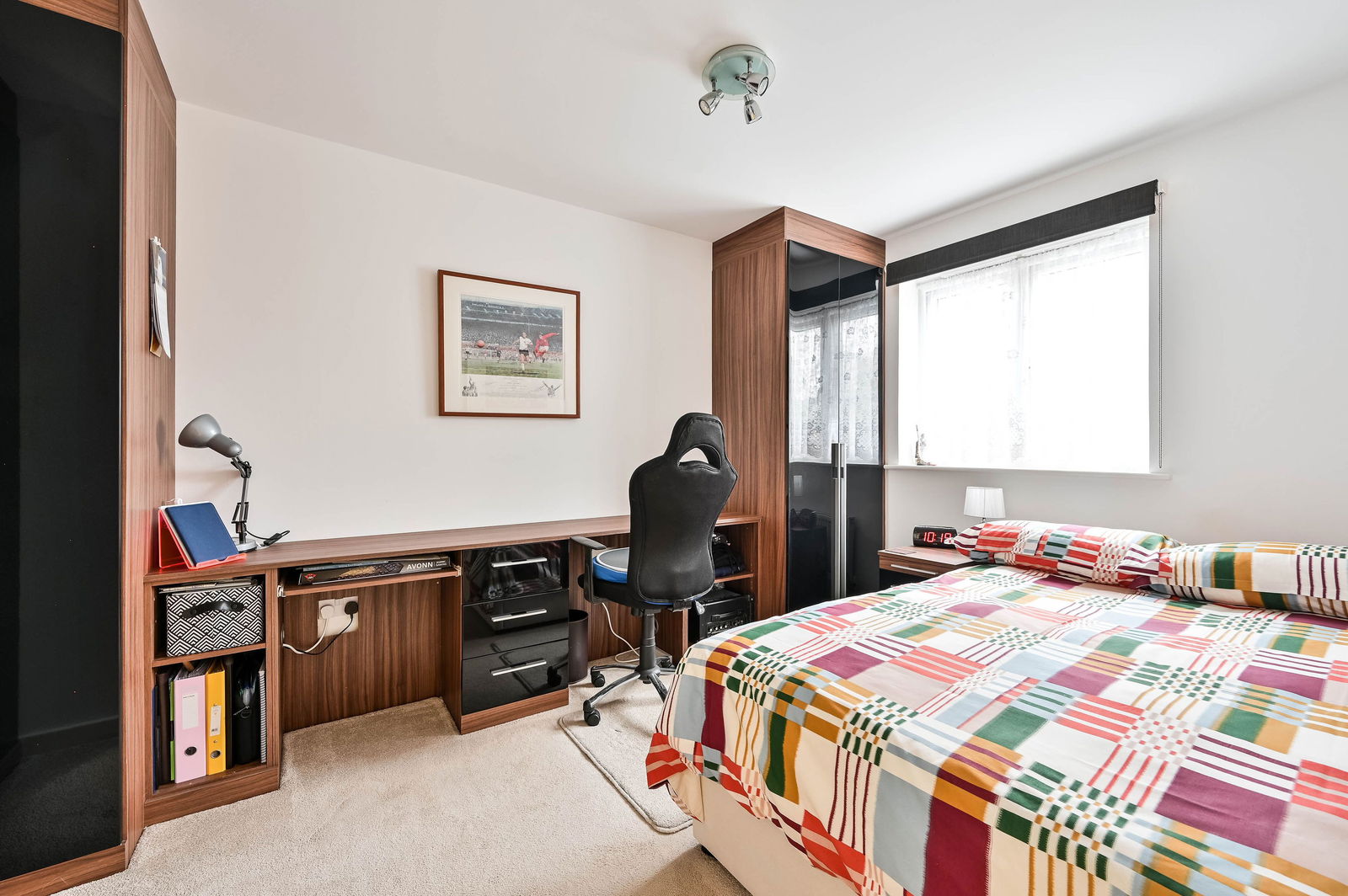 4 bed town house for sale in Raynham Close, Guildford  - Property Image 20