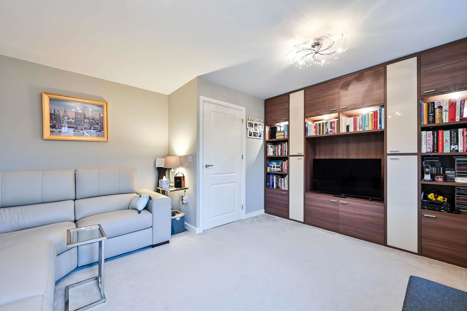 4 bed town house for sale in Raynham Close, Guildford  - Property Image 11