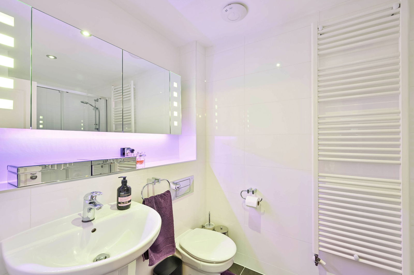 4 bed town house for sale in Raynham Close, Guildford  - Property Image 16