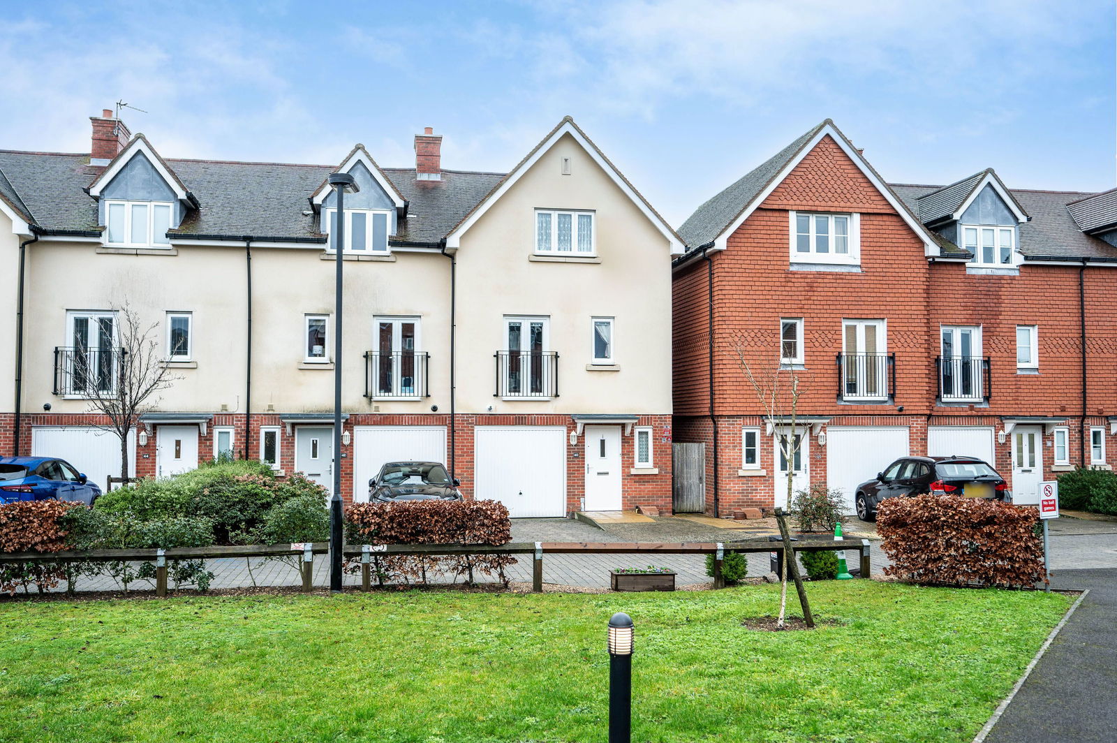 4 bed town house for sale in Raynham Close, Guildford, GU4 