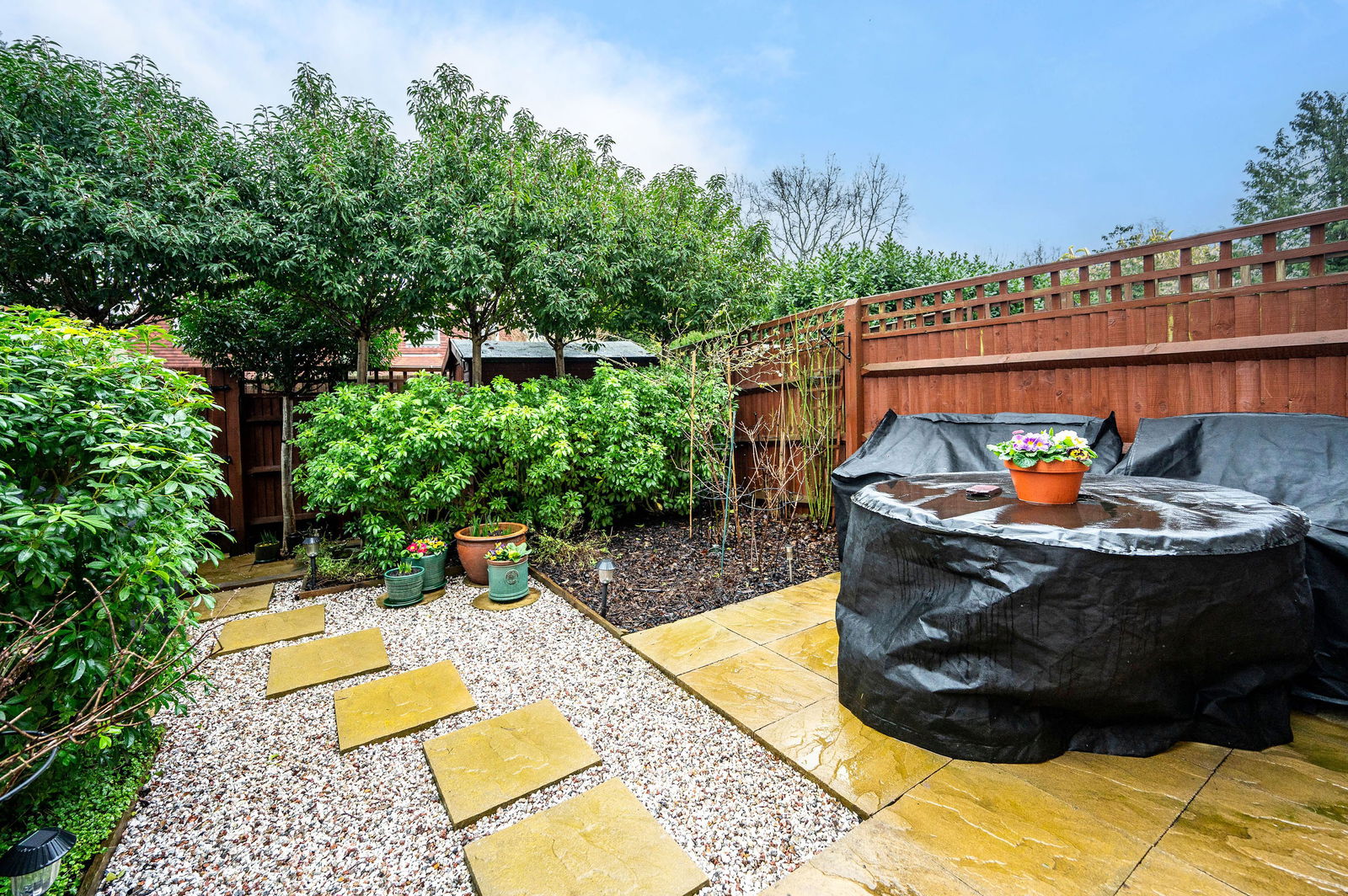 4 bed town house for sale in Raynham Close, Guildford  - Property Image 5