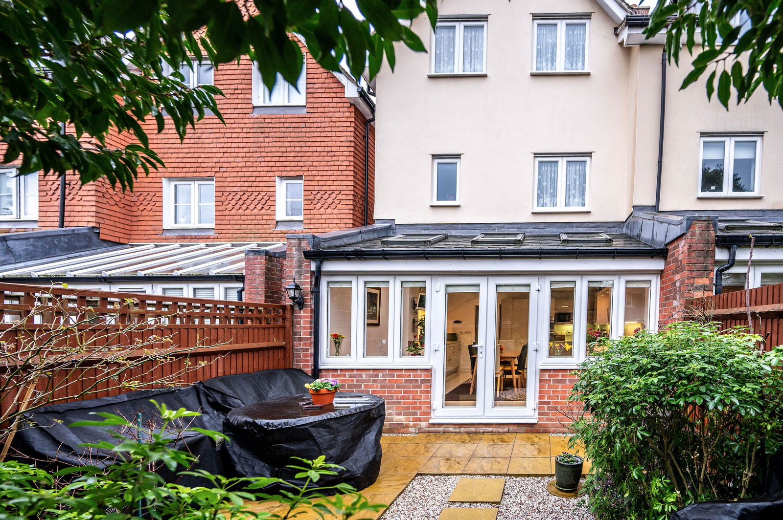 4 bed town house for sale in Raynham Close, Guildford  - Property Image 8