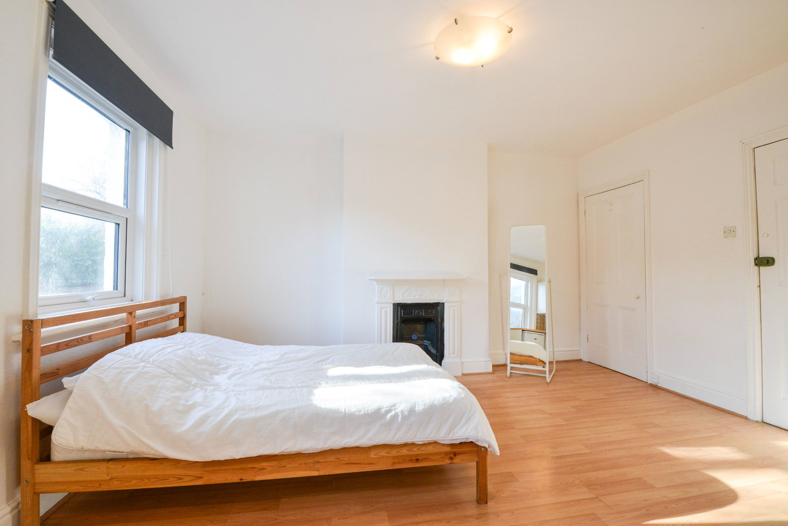 Studio flat to rent in York Road, Guildford, GU1  - Property Image 4