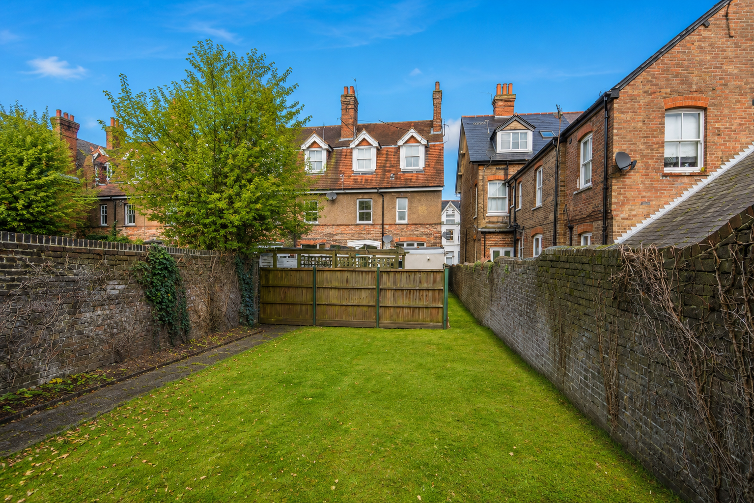 Studio flat to rent in York Road, Guildford, GU1  - Property Image 6