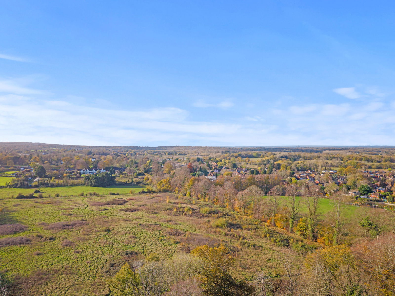 3 bed detached house for sale in The Lorne, Leatherhead  - Property Image 7
