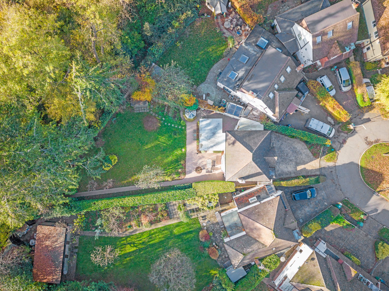 3 bed detached house for sale in The Lorne, Leatherhead 5