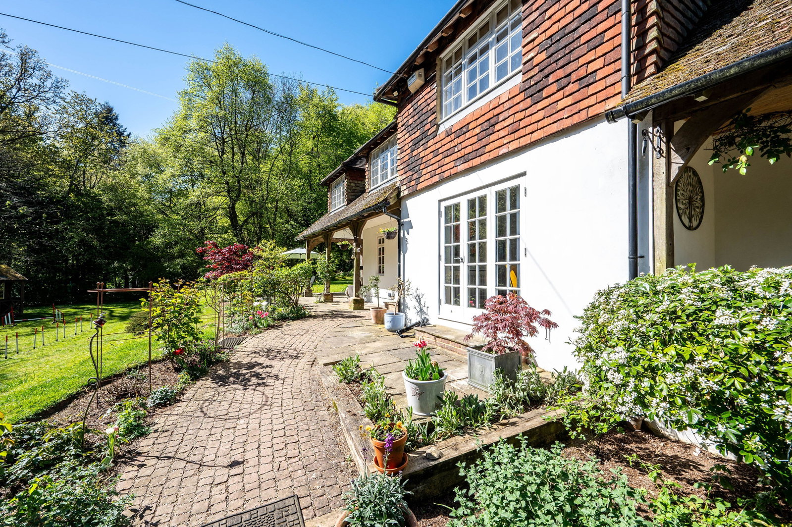 5 bed detached house to rent in Honeysuckle Bottom, East Horsley  - Property Image 29