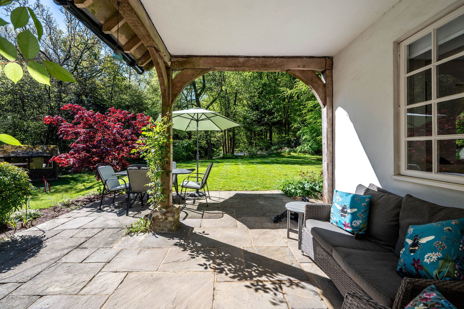 5 bed detached house to rent in Honeysuckle Bottom, East Horsley  - Property Image 24