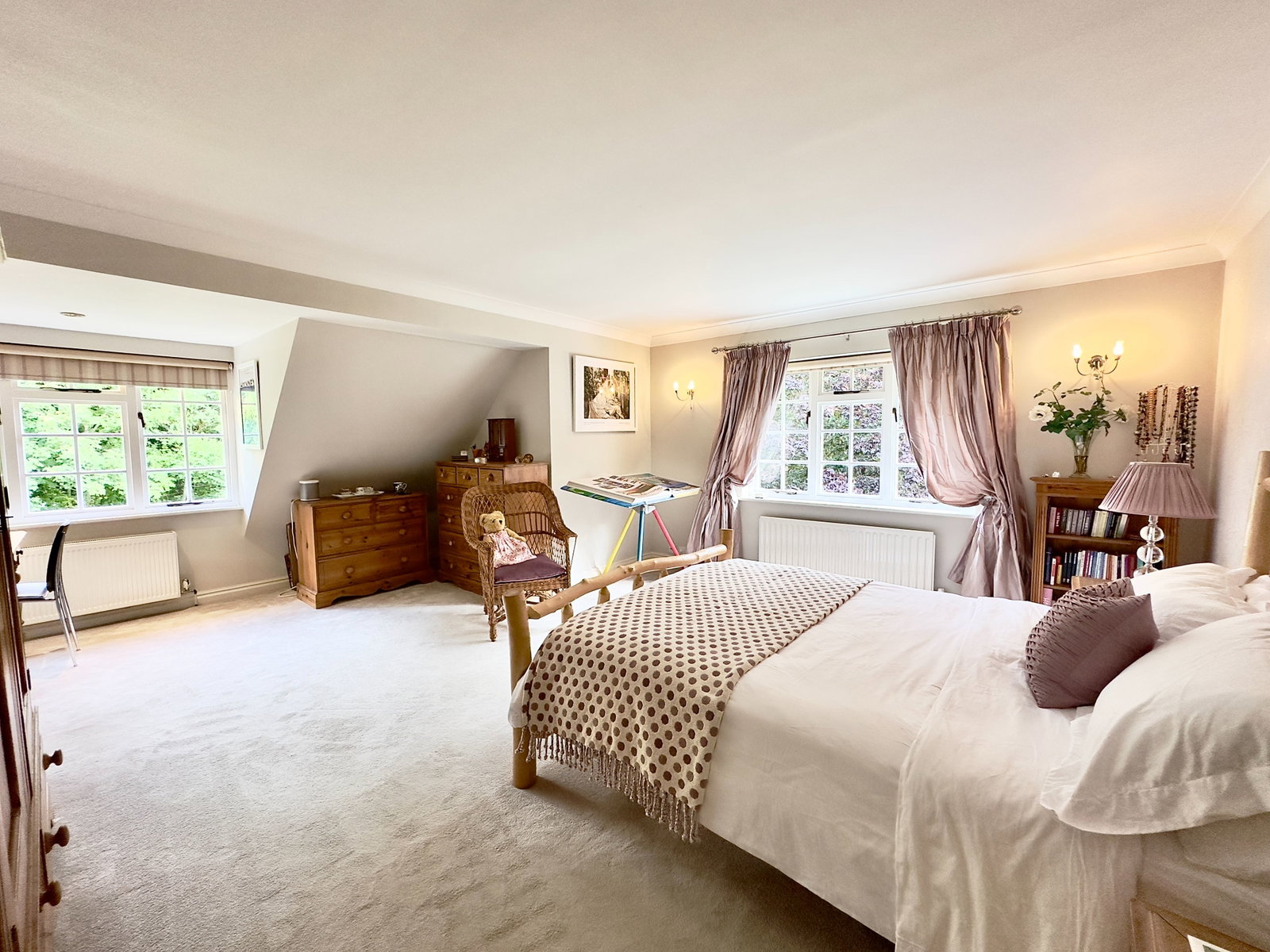 5 bed detached house to rent in Honeysuckle Bottom, East Horsley  - Property Image 12