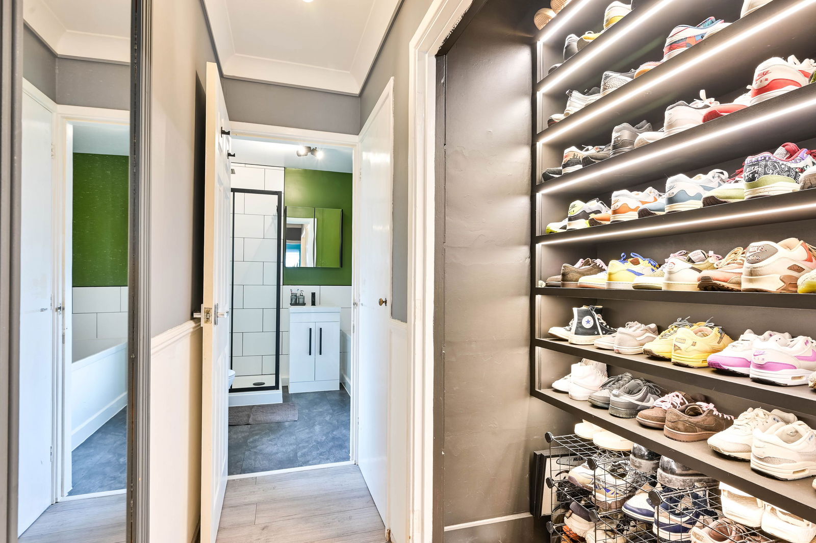 2 bed flat for sale in Kingston Road, Leatherhead 3