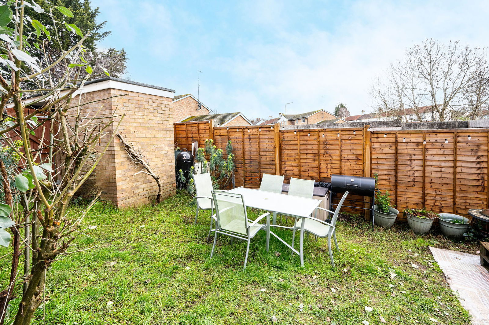2 bed flat for sale in Kingston Road, Leatherhead  - Property Image 12