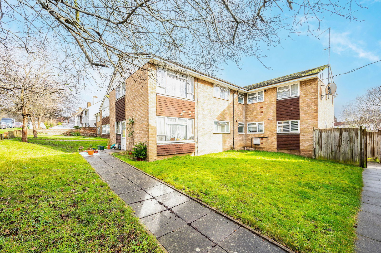 2 bed flat for sale in Kingston Road, Leatherhead  - Property Image 7