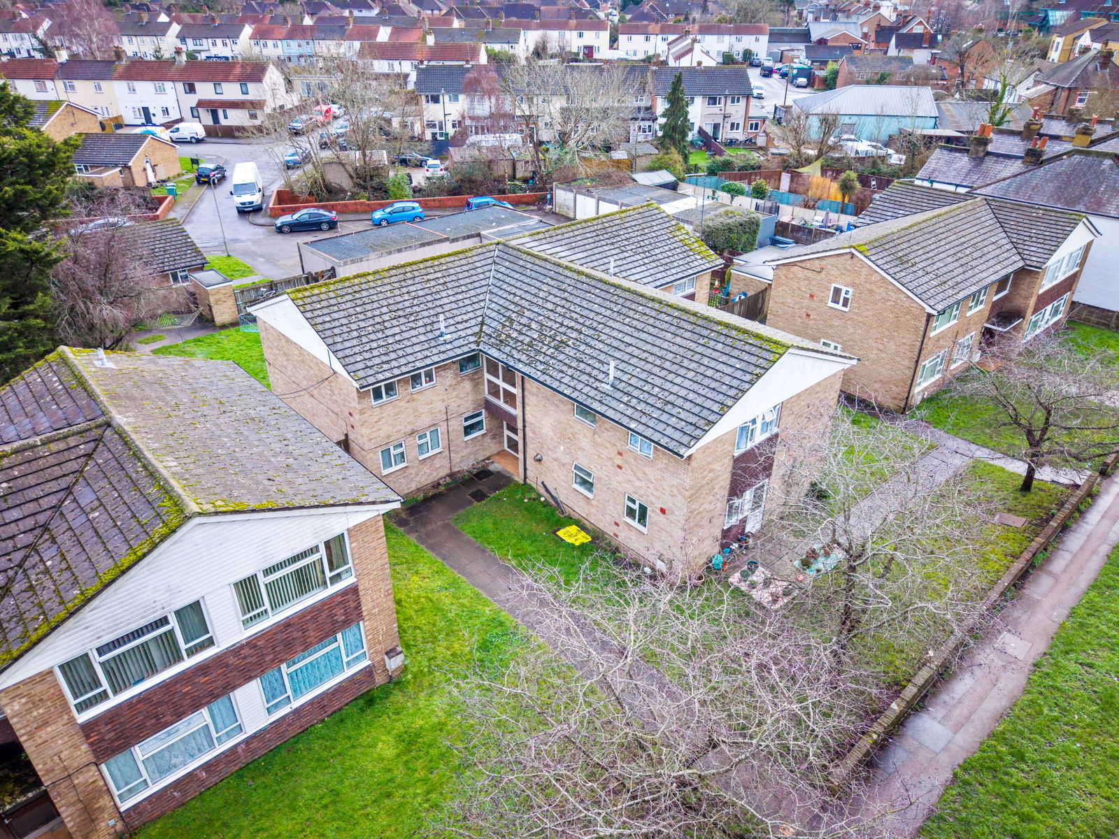 2 bed flat for sale in Kingston Road, Leatherhead 9