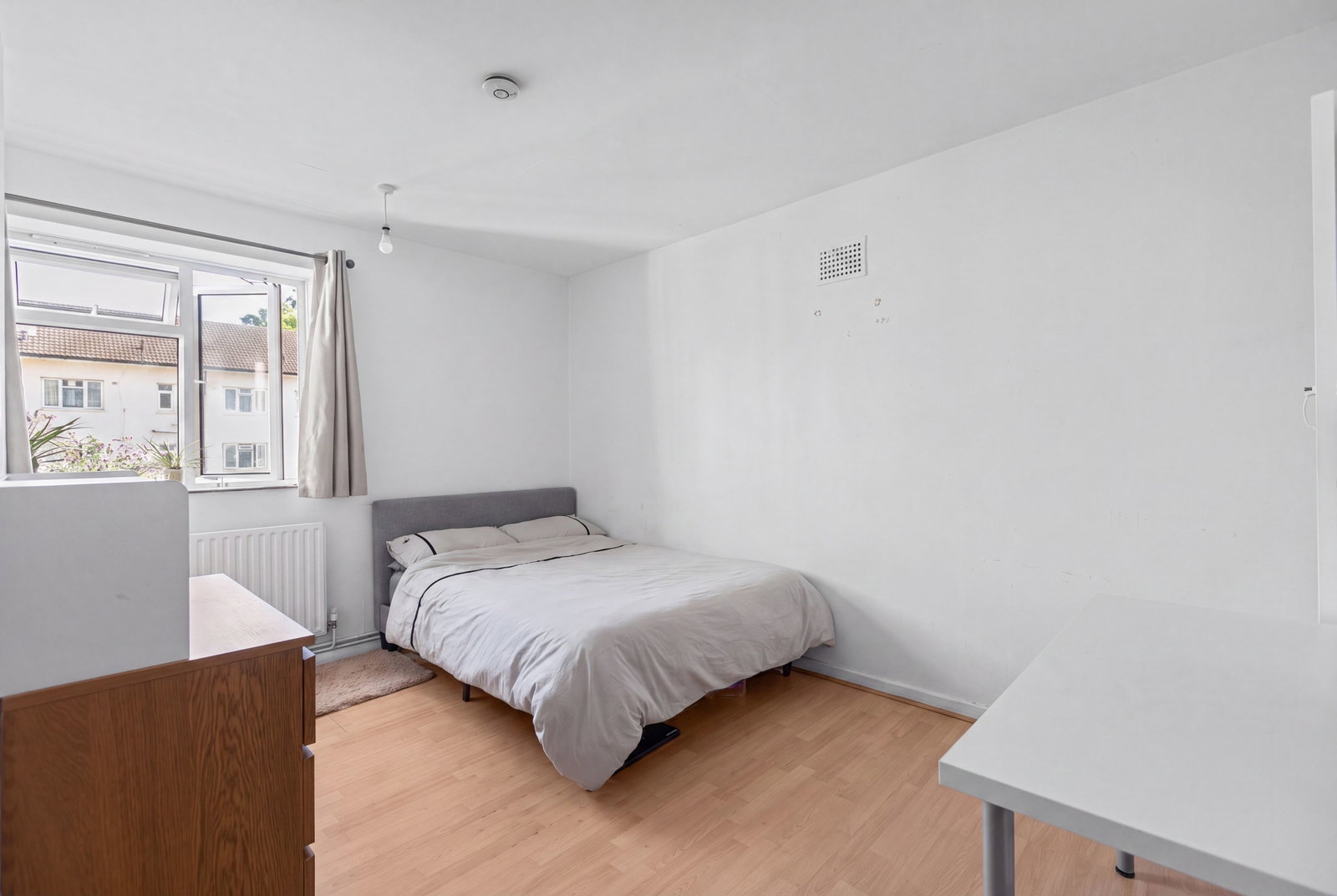 3 bed apartment to rent in Kingsnympton Park, Kingston-Upon-Thames  - Property Image 5