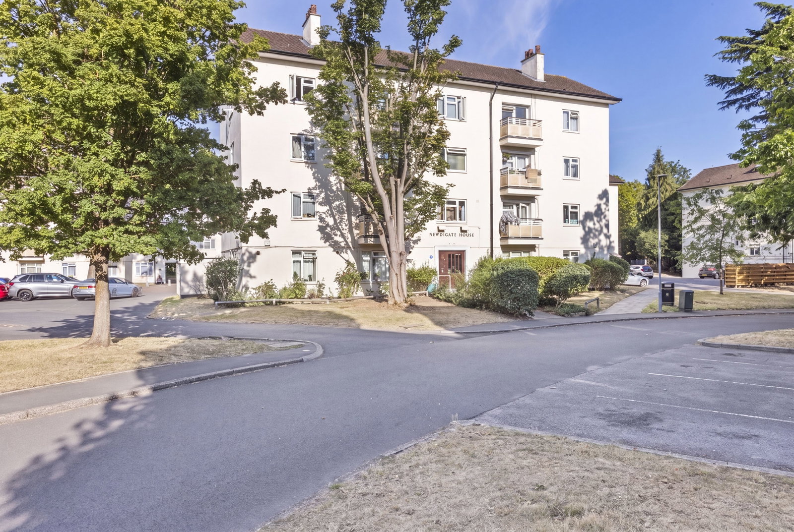 3 bed apartment to rent in Kingsnympton Park, Kingston-Upon-Thames - Property Image 1