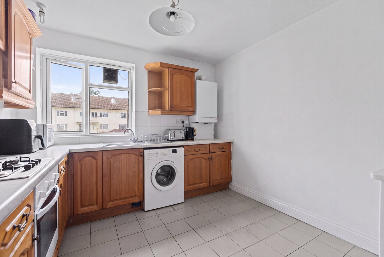 3 bed apartment to rent in Kingsnympton Park, Kingston-Upon-Thames  - Property Image 4