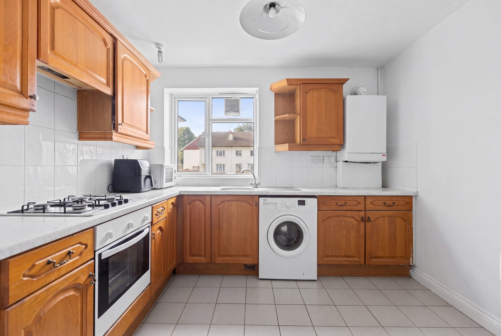 3 bed apartment to rent in Kingsnympton Park, Kingston-Upon-Thames  - Property Image 2