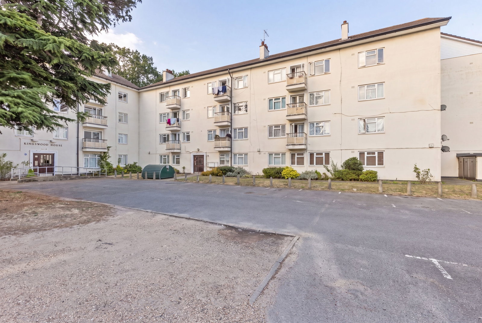 3 bed apartment to rent in Kingsnympton Park, Kingston-Upon-Thames  - Property Image 11