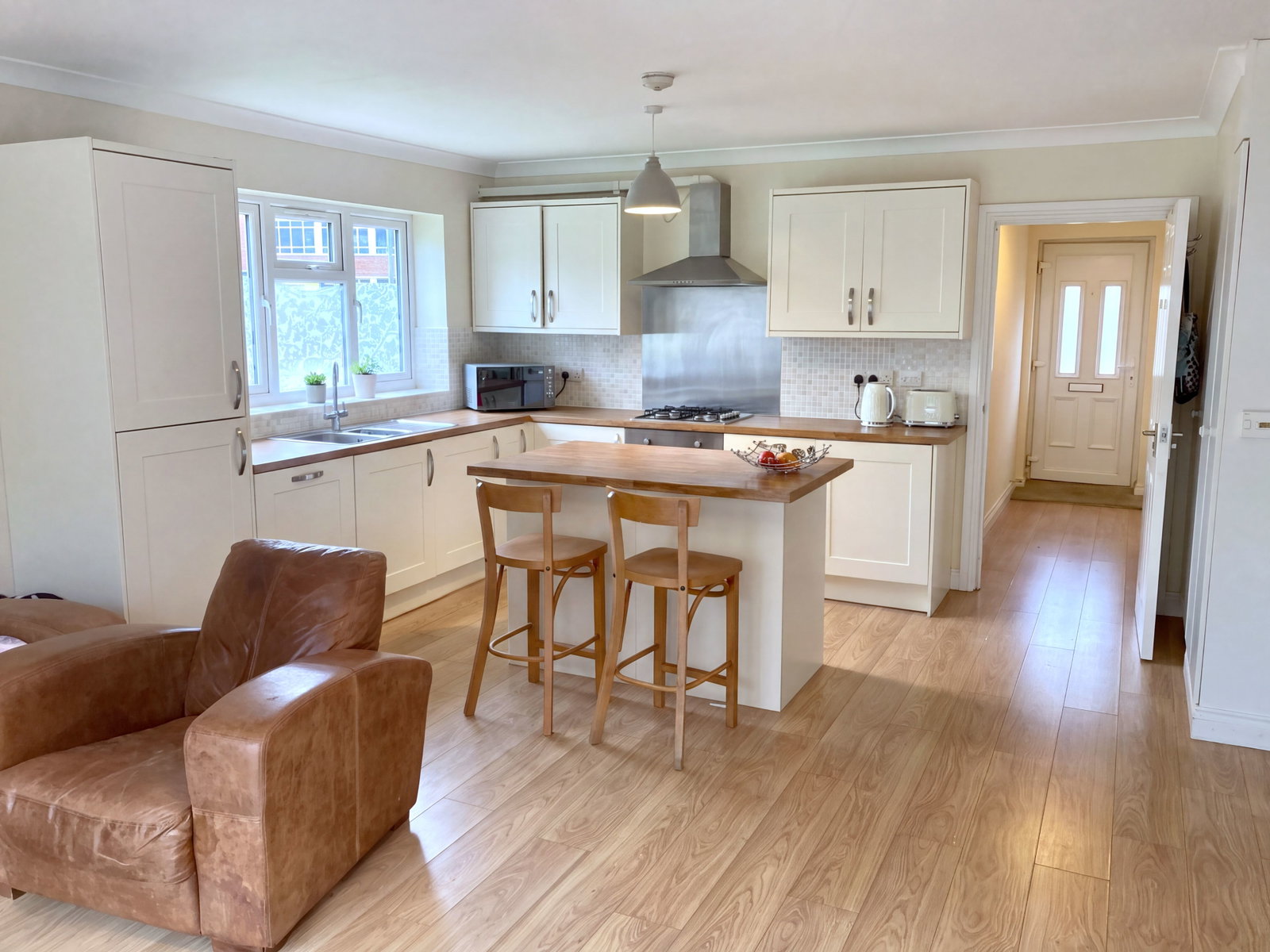 5 bed end of terrace house to rent in Southway, Guildford, GU2