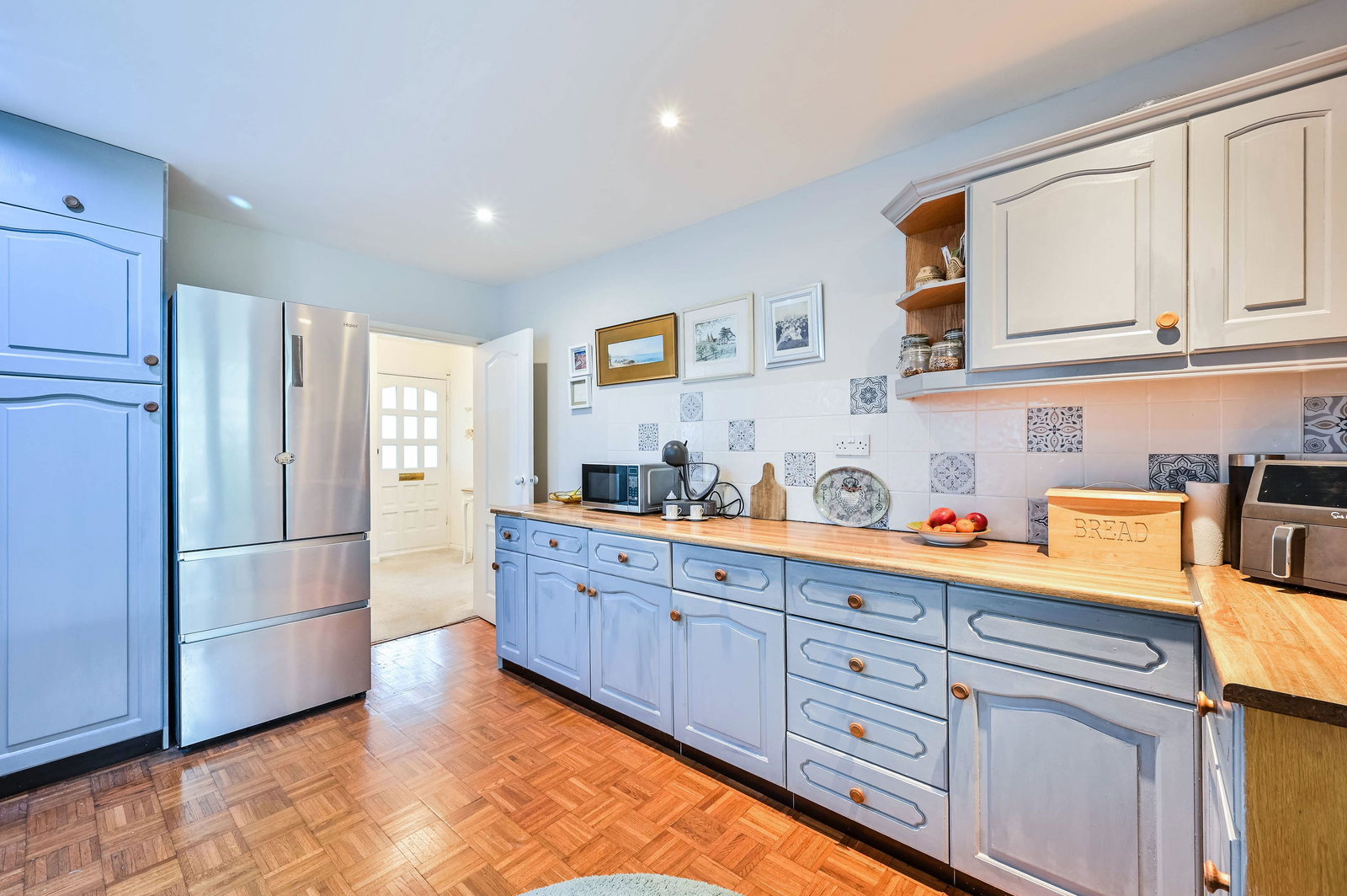 4 bed bungalow for sale in Eastwick Park Avenue, Bookham, KT23  - Property Image 3