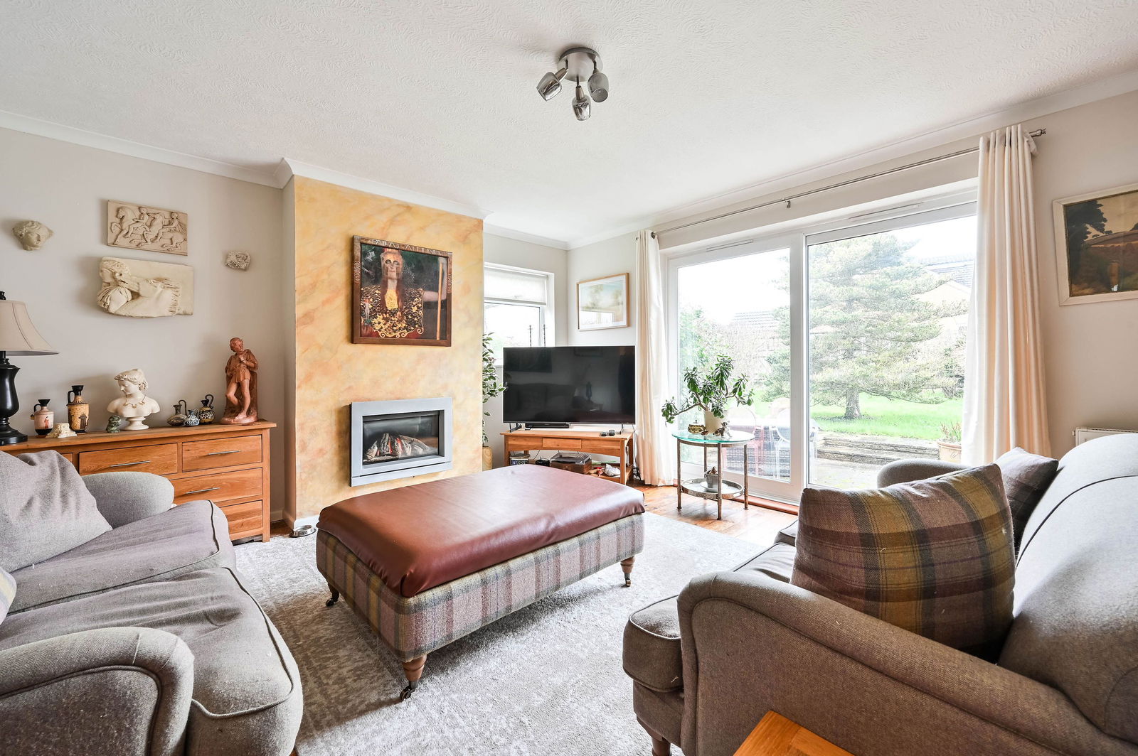 4 bed bungalow for sale in Eastwick Park Avenue, Bookham, KT23  - Property Image 4