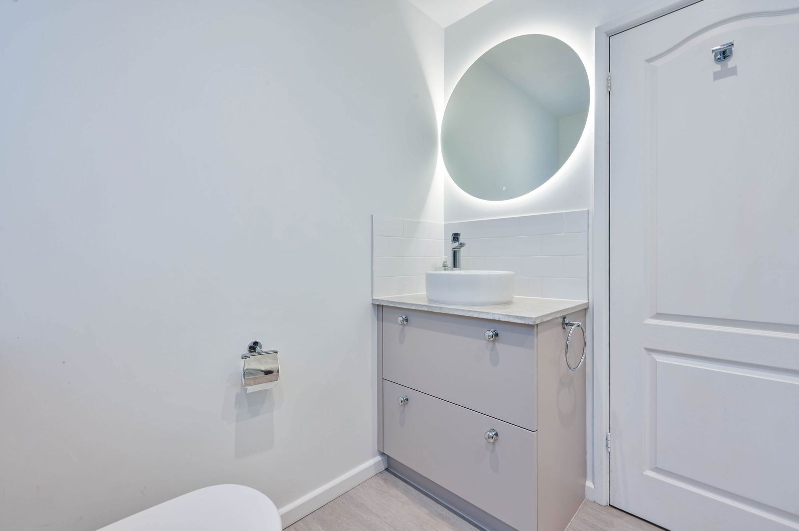 4 bed bungalow for sale in Eastwick Park Avenue, Bookham, KT23  - Property Image 12