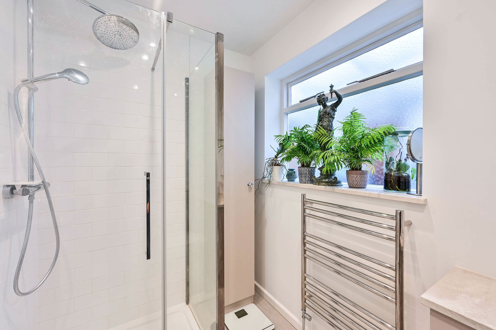 4 bed bungalow for sale in Eastwick Park Avenue, Bookham, KT23  - Property Image 11