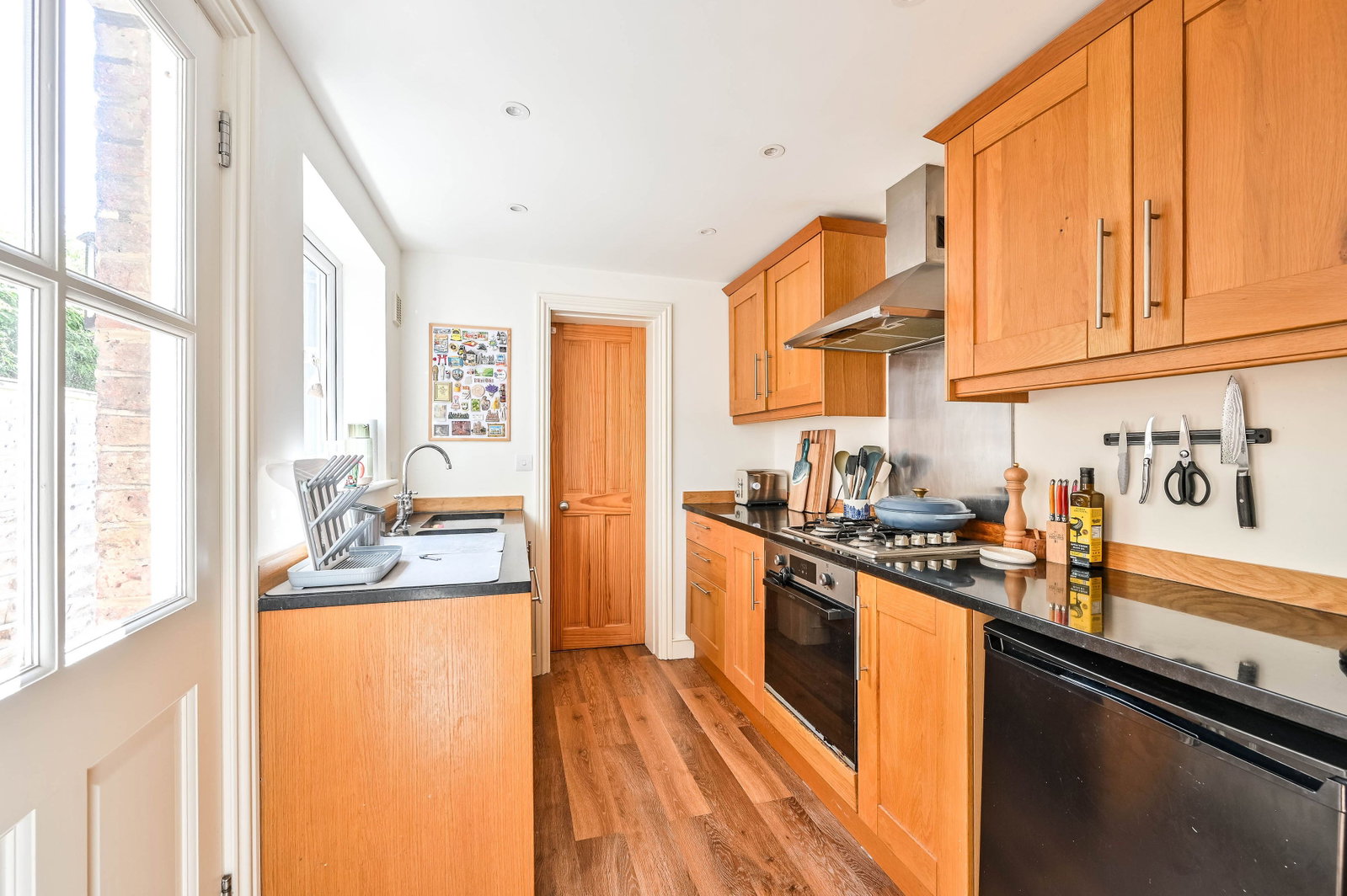 3 bed terraced house to rent in Ludlow Road, Guildford, GU2  - Property Image 10