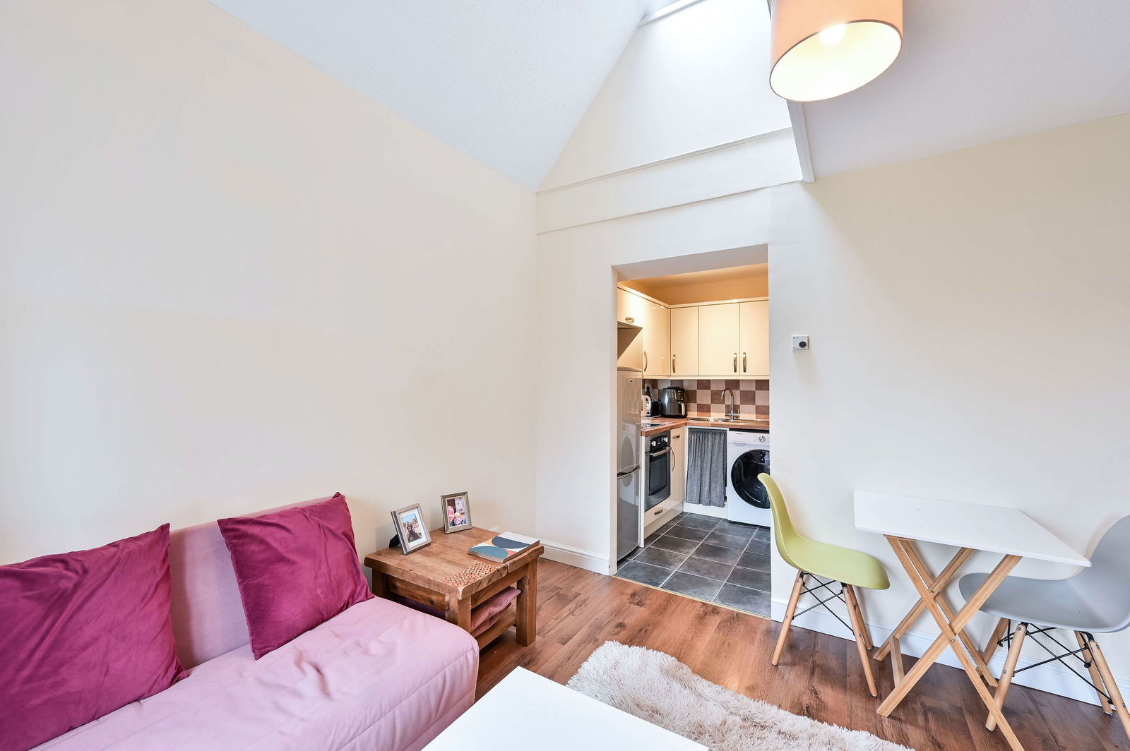 1 bed apartment for sale in Millford, Golsworth Park, GU21  - Property Image 9