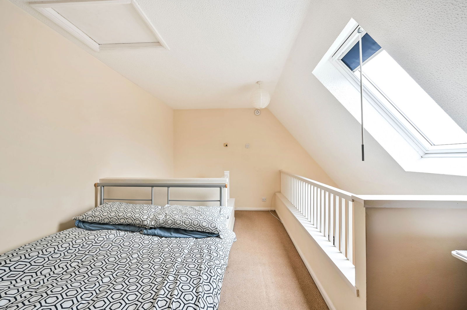 1 bed apartment for sale in Millford, Golsworth Park, GU21  - Property Image 7