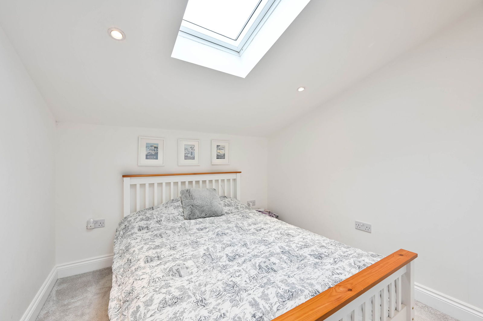 4 bed detached house for sale in Mount Pleasant, Effingham, KT24  - Property Image 17