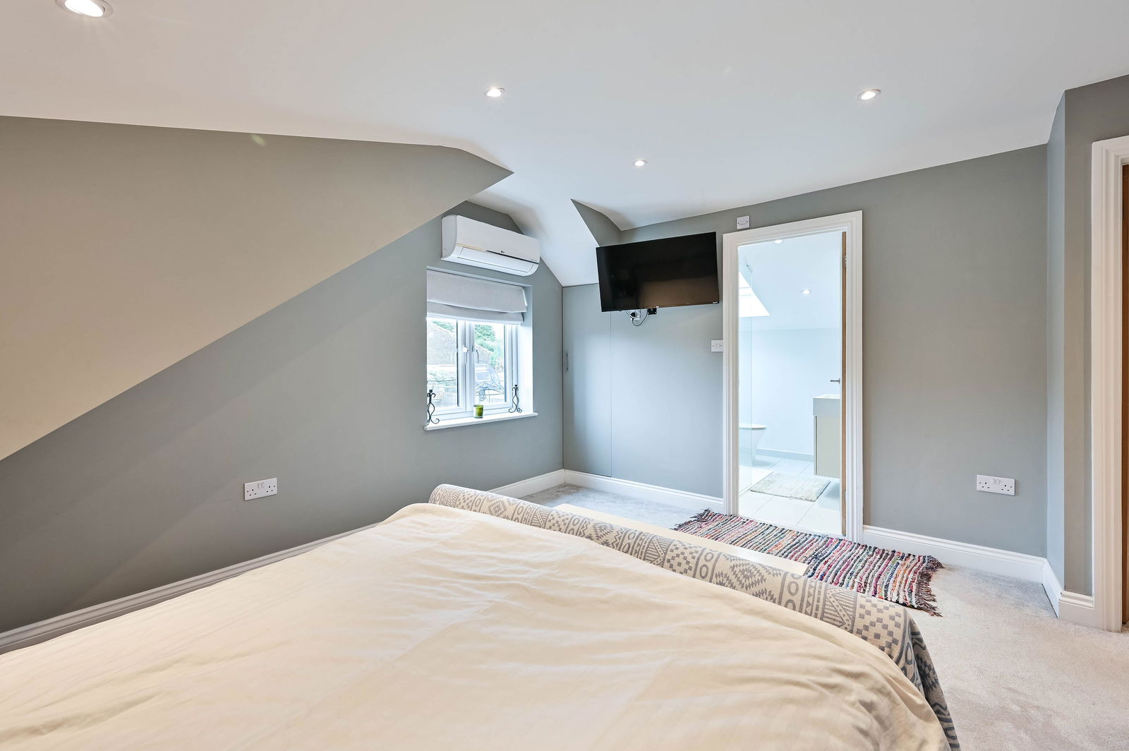 4 bed detached house for sale in Mount Pleasant, Effingham, KT24  - Property Image 12