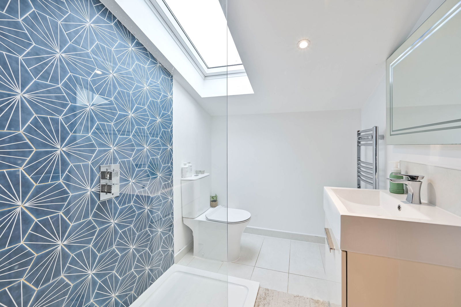 4 bed detached house for sale in Mount Pleasant, Effingham, KT24  - Property Image 14