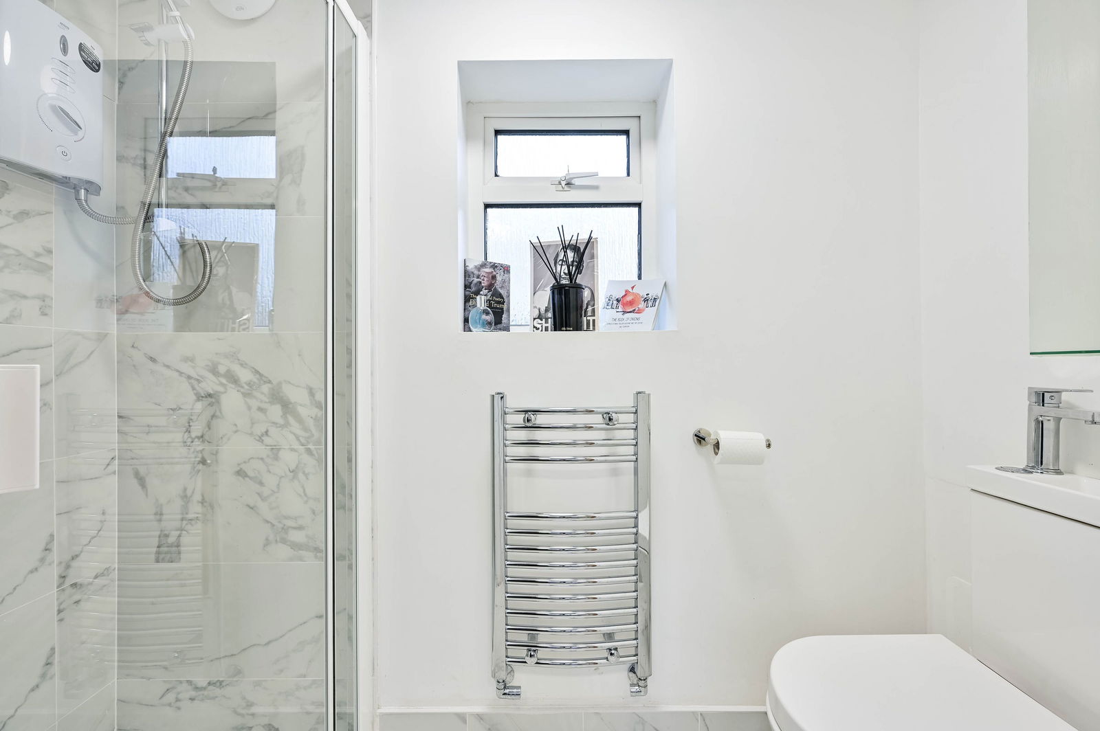 4 bed detached house for sale in Mount Pleasant, Effingham, KT24  - Property Image 10