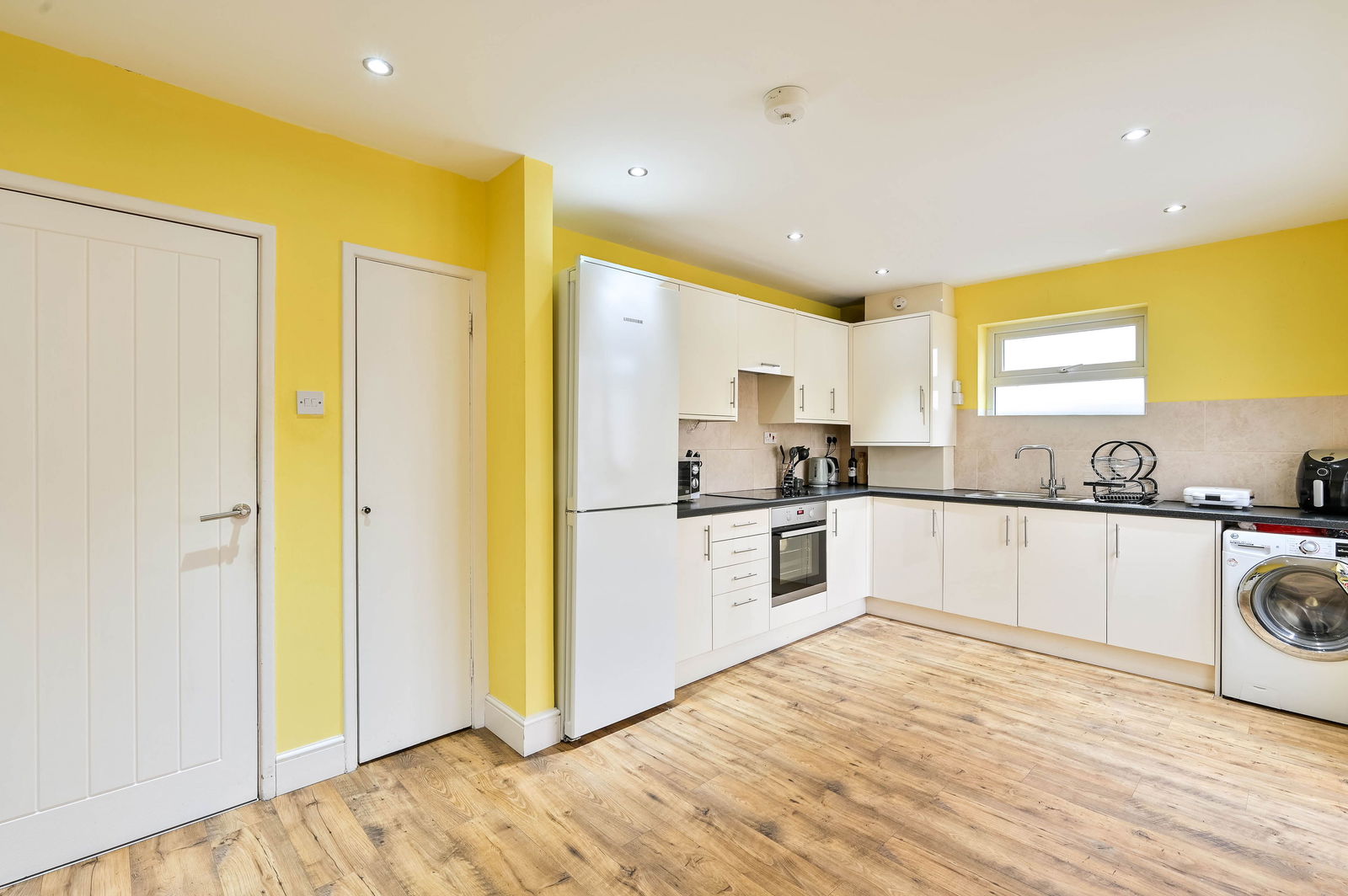 5 bed semi-detached house for sale in Stormont Way, Chessington, KT9  - Property Image 6