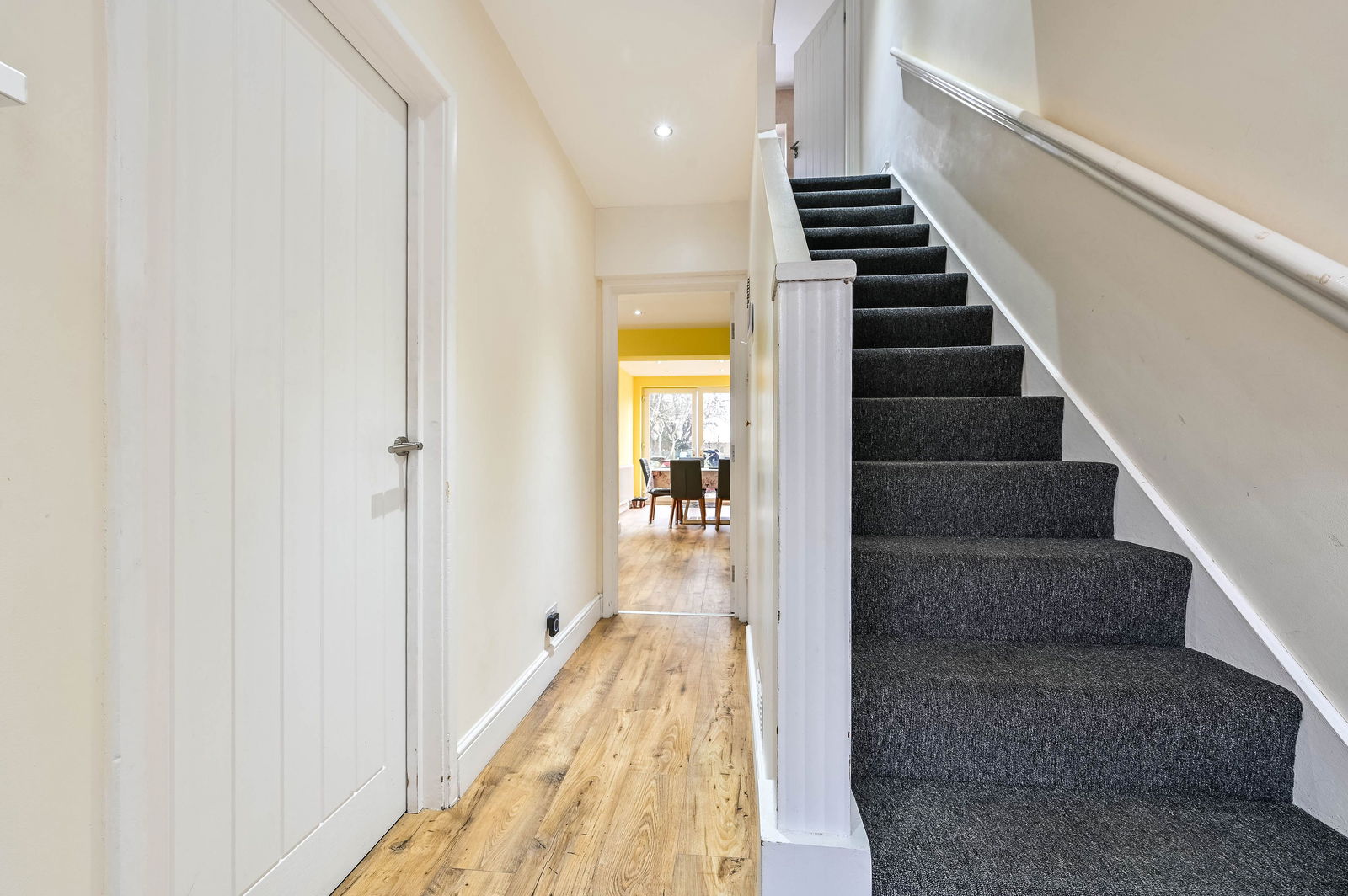 5 bed semi-detached house for sale in Stormont Way, Chessington, KT9  - Property Image 8