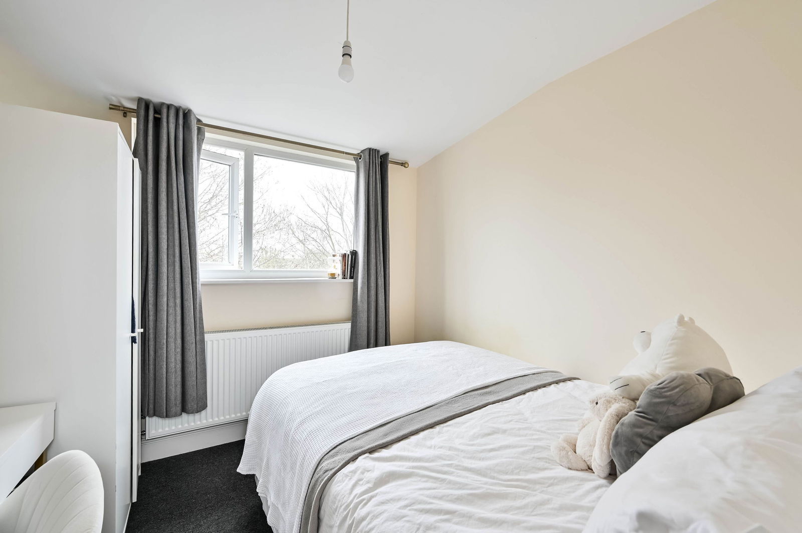 5 bed semi-detached house for sale in Stormont Way, Chessington, KT9  - Property Image 16