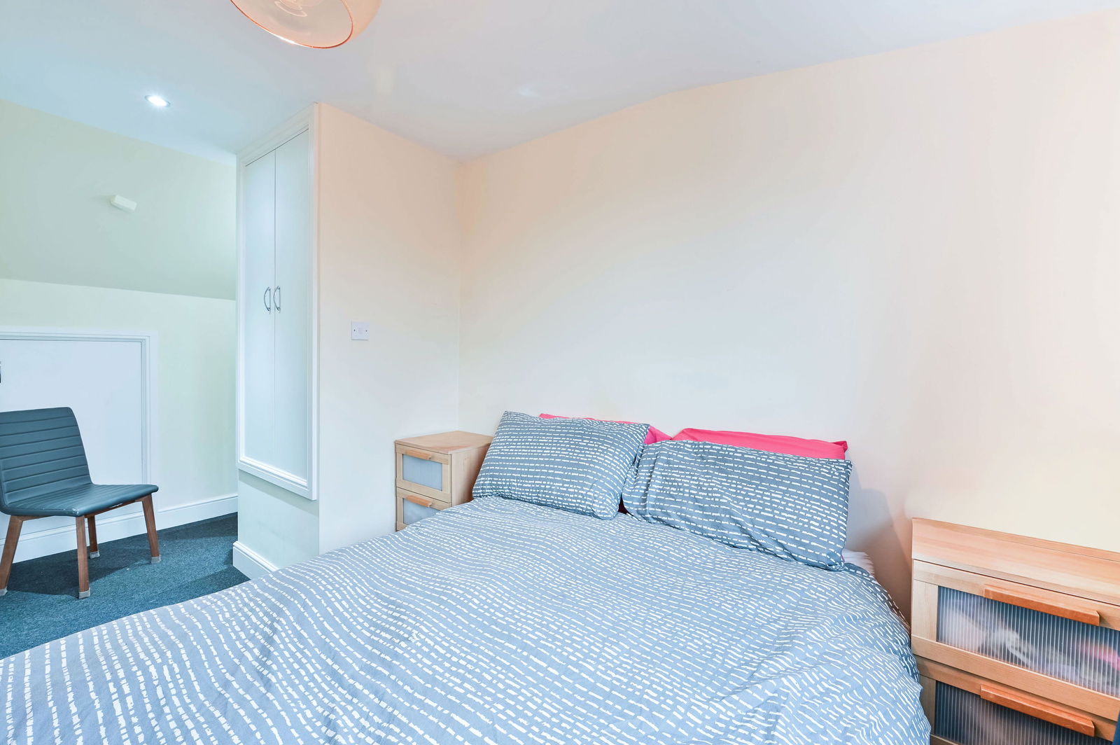 5 bed semi-detached house for sale in Stormont Way, Chessington, KT9  - Property Image 10