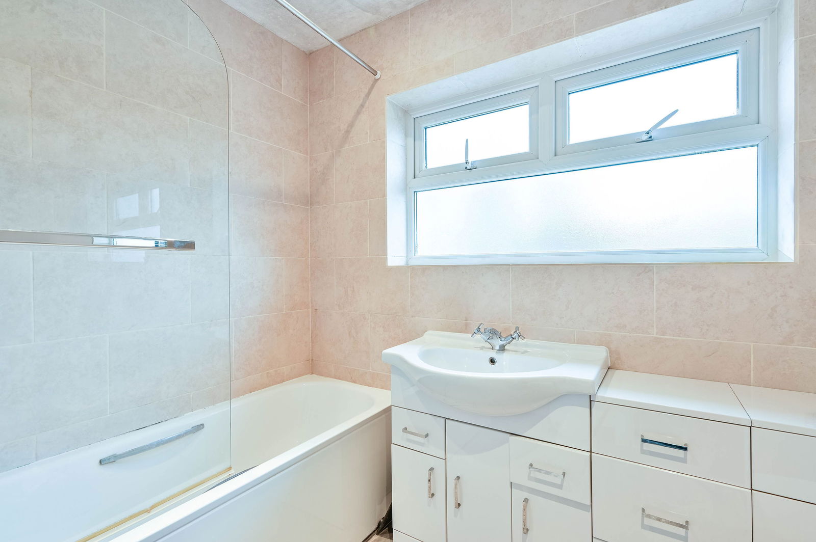 5 bed semi-detached house for sale in Stormont Way, Chessington, KT9  - Property Image 14