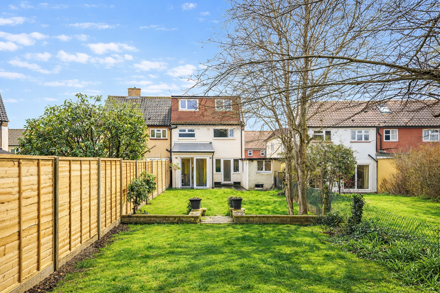 5 bed semi-detached house for sale in Stormont Way, Chessington, KT9  - Property Image 4