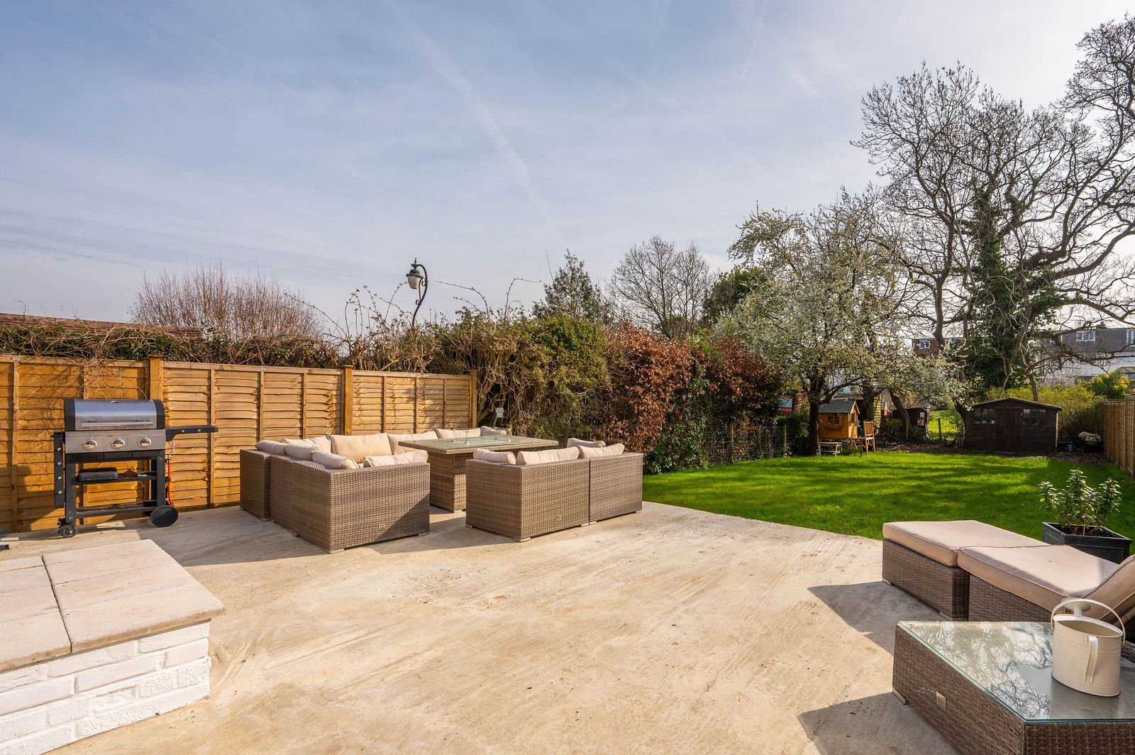 3 bed semi-detached bungalow for sale in Warenne Road, Fetcham, KT22  - Property Image 2