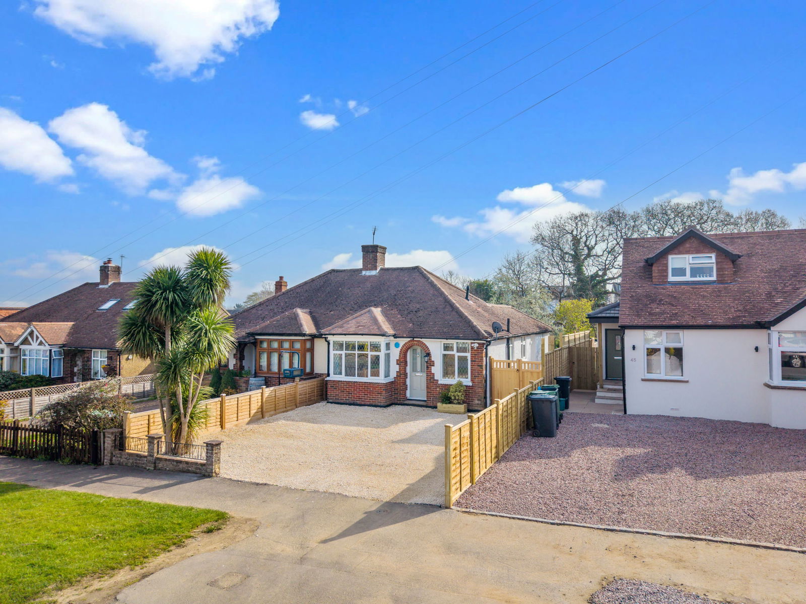 3 bed semi-detached bungalow for sale in Warenne Road, Fetcham, KT22  - Property Image 1