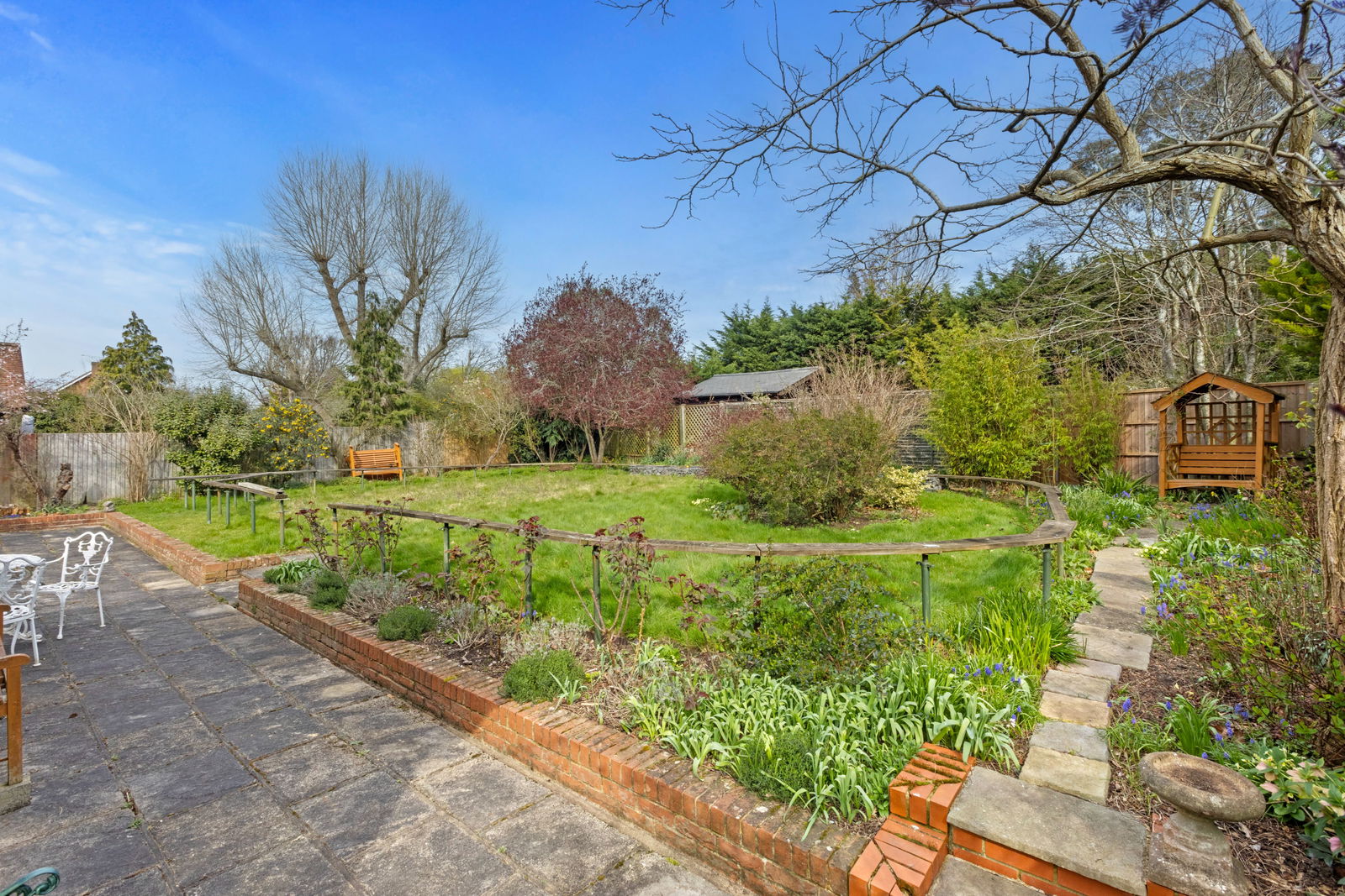 4 bed bungalow for sale in Sharon Close, Bookham, KT23  - Property Image 7