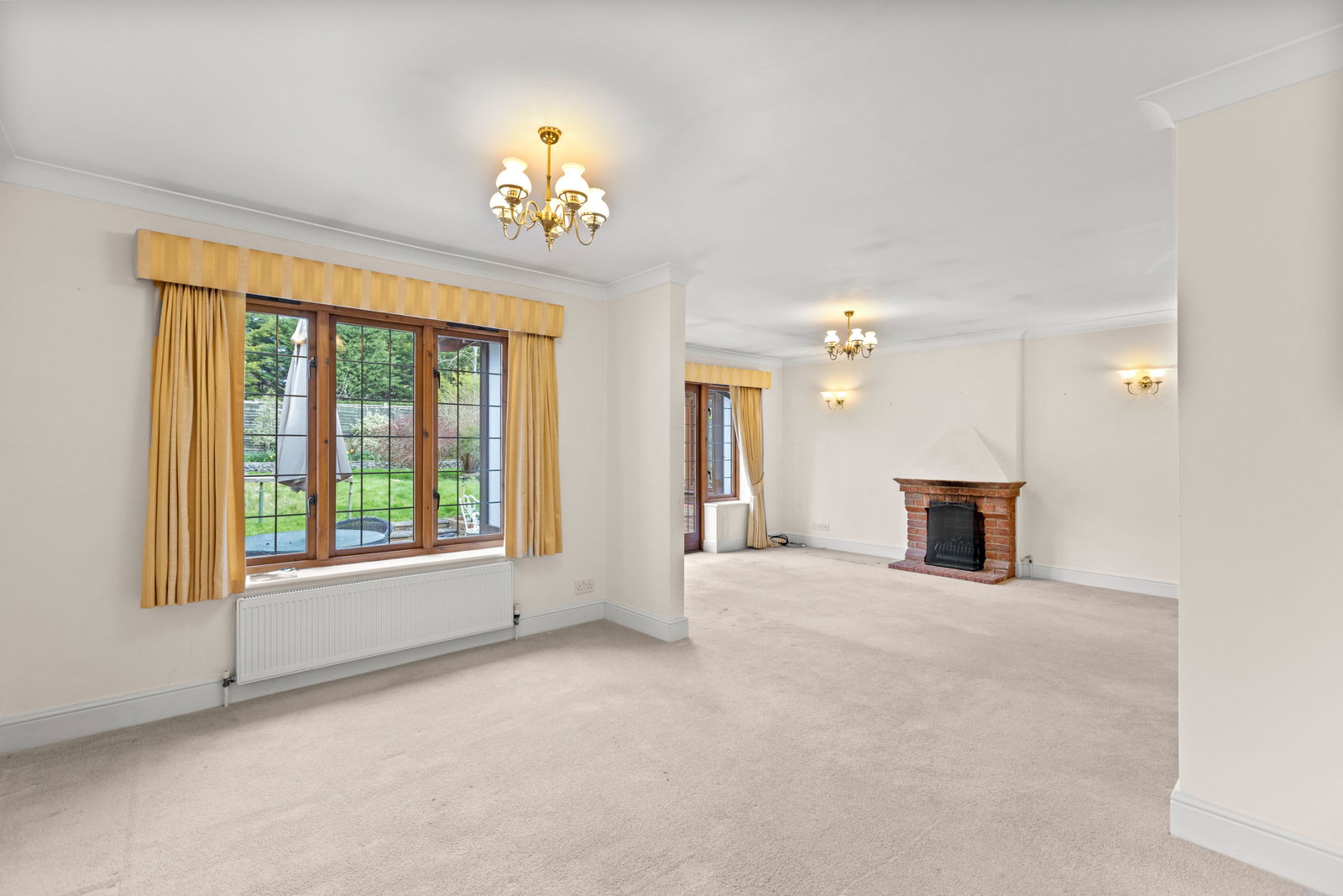 4 bed bungalow for sale in Sharon Close, Bookham, KT23  - Property Image 2