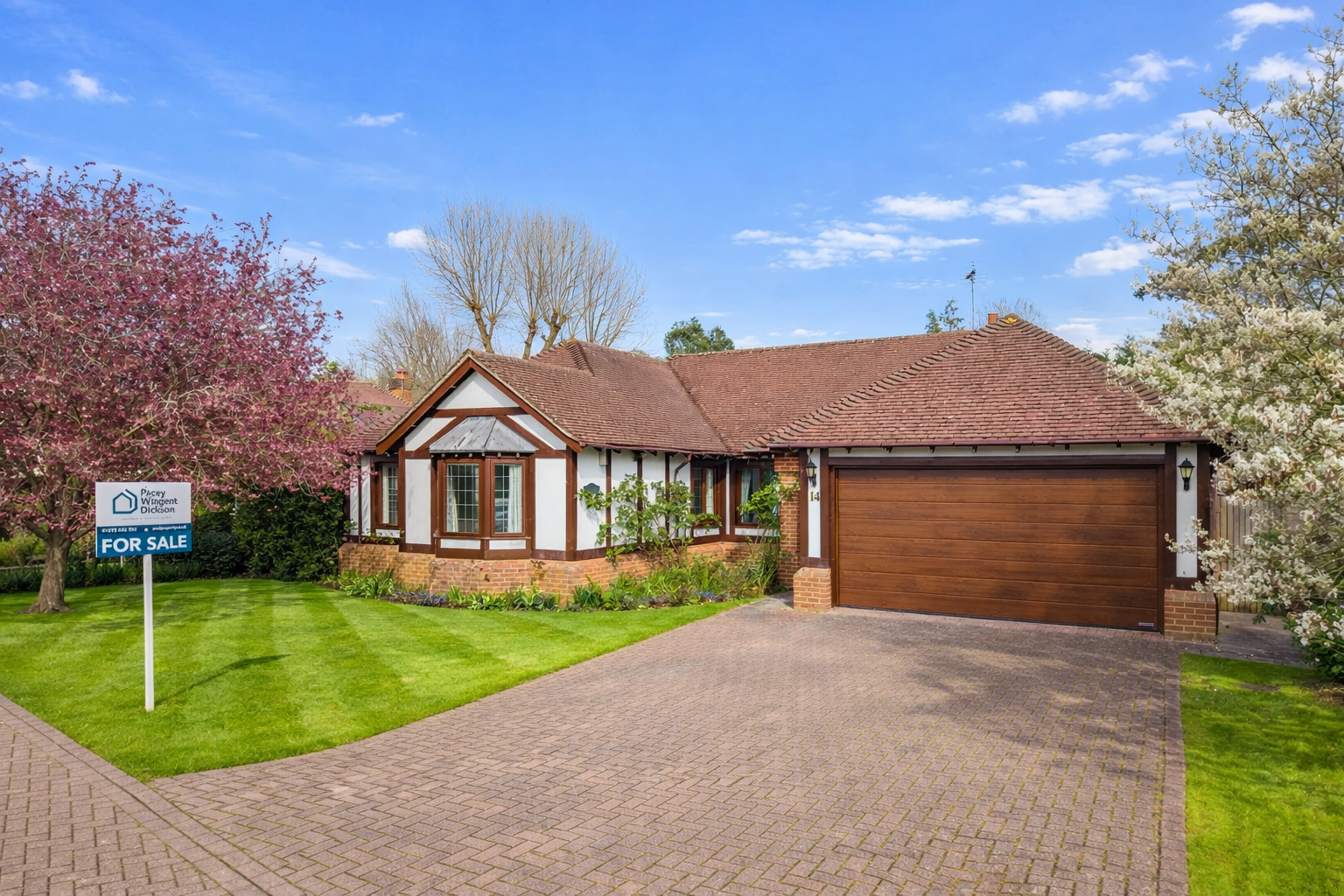 4 bed bungalow for sale in Sharon Close, Bookham, KT23  - Property Image 1