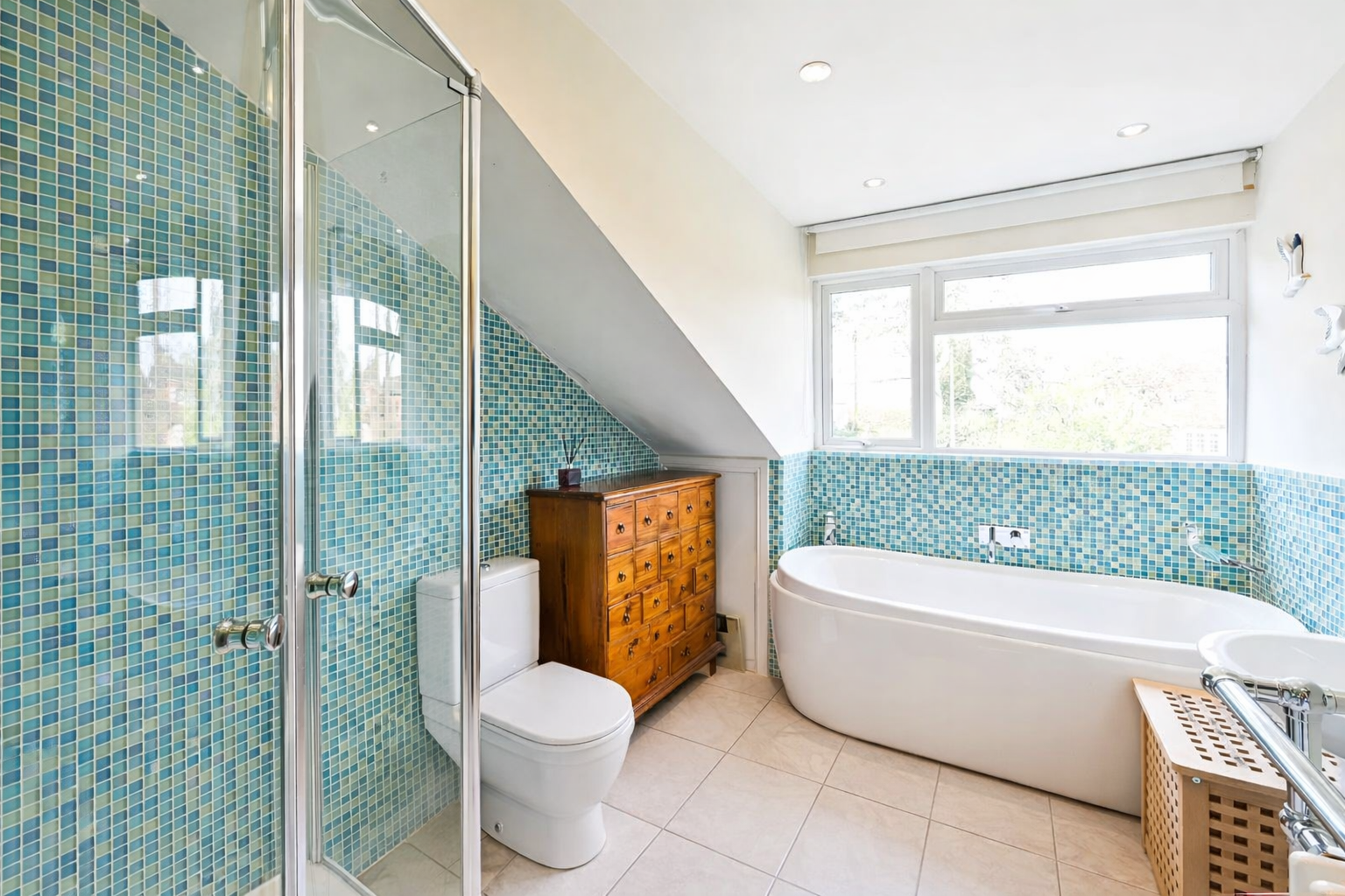 6 bed detached house for sale in Fernhill Lane, Woking, GU22  - Property Image 21