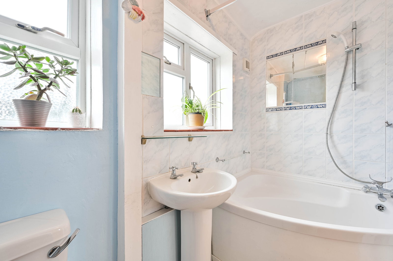 3 bed terraced house for sale in Bateson Way, Woking, GU21  - Property Image 10