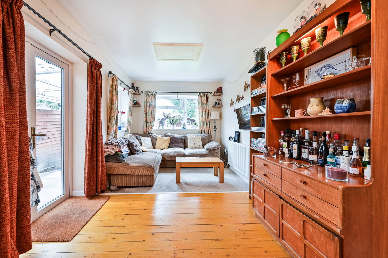 3 bed terraced house for sale in Bateson Way, Woking, GU21  - Property Image 7