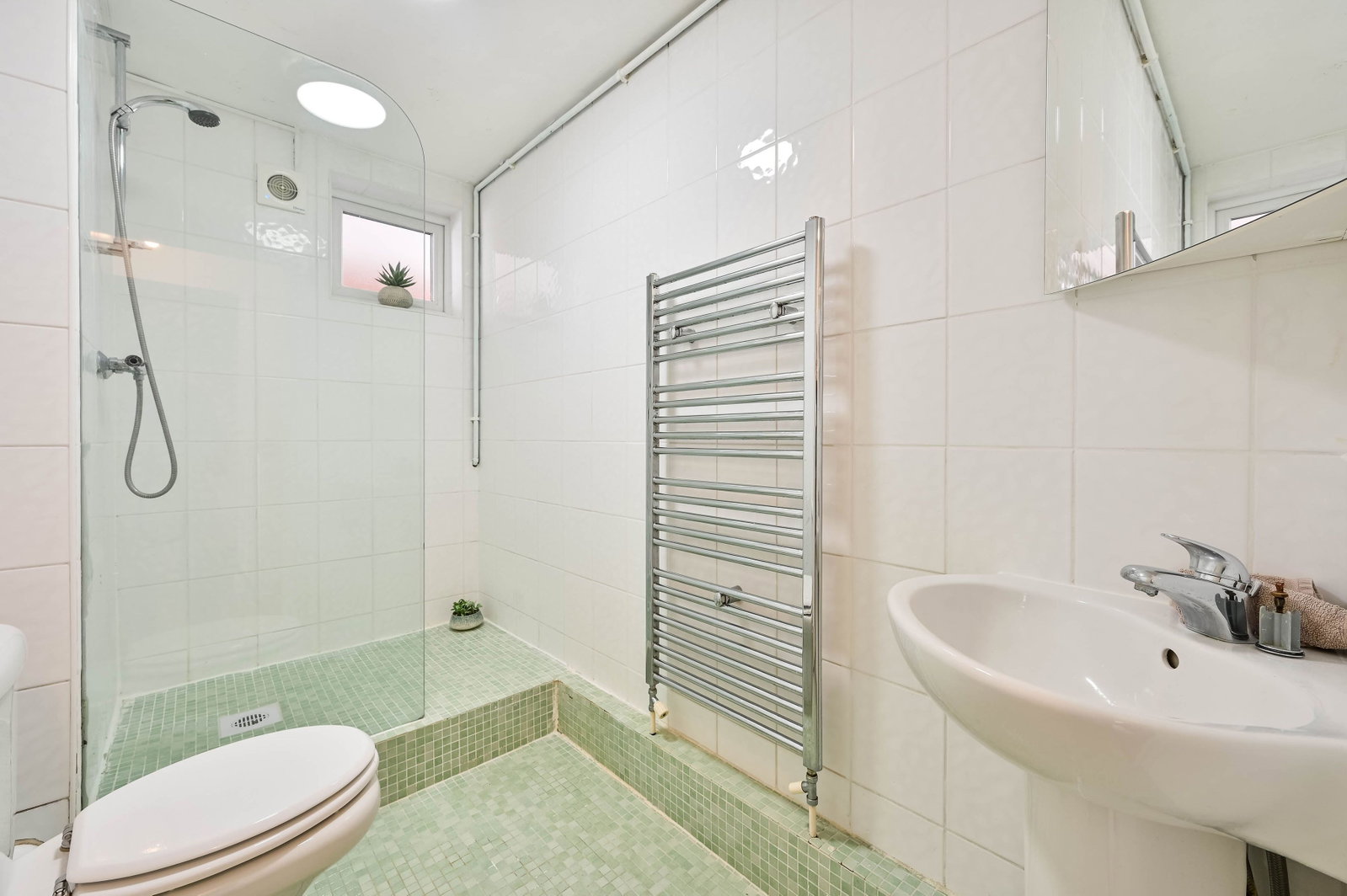 1 bed flat to rent in The Mount, Guildford, GU2  - Property Image 9