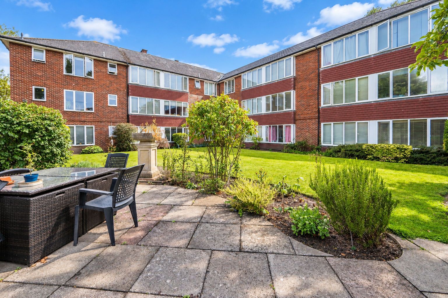 Studio flat to rent in Weston Green Road, Thames Ditton, KT7  - Property Image 10